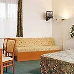 Centre Hotel 3*
