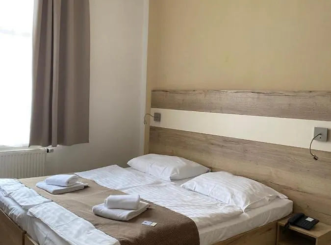 Hotell Centre 3*