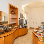 Centre Hotel 3*